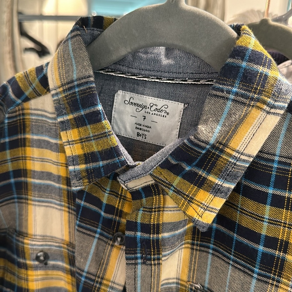 Sovereign Code button down shirt - Picture 3 of 4